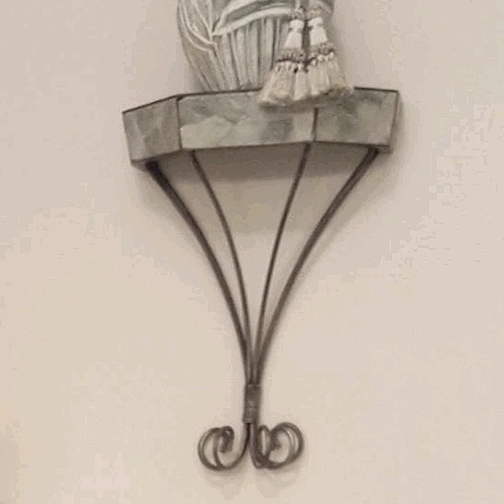 Bombay Decorative Display Shelf